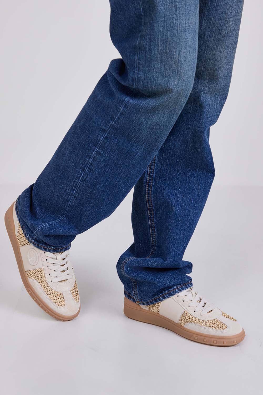 נעלי סניקרס